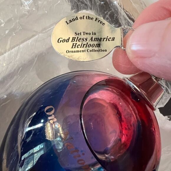 THE BRANFORD EDITIONS SET OF TWO HEIRLOOM GLASS ORNAMENTS NEW - Picture 10 of 10